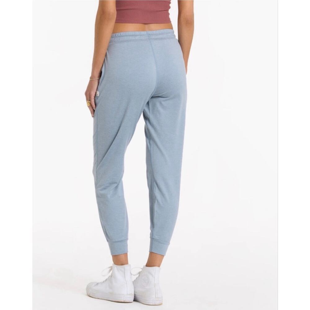 Vuori Women's Performance Jogger in Light Cloud Heather Size Small - Picture 3 of 8